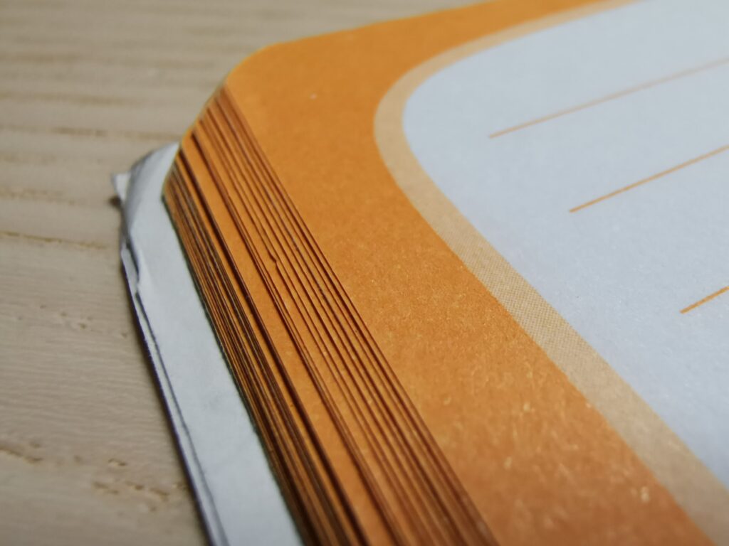 Efter 15 år med ansvar for andres historier har jeg lært, at de mest interessante fortællinger sjældent ligger i det oplagte…