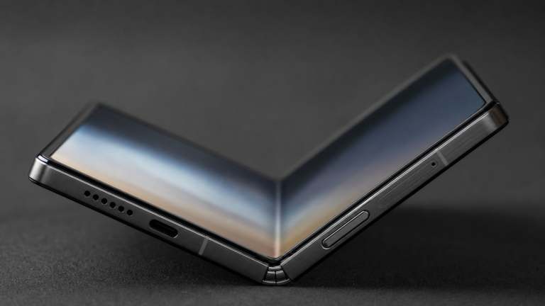 Samsung vil gøre folden mindre synlig med mere titanium i skærmen
