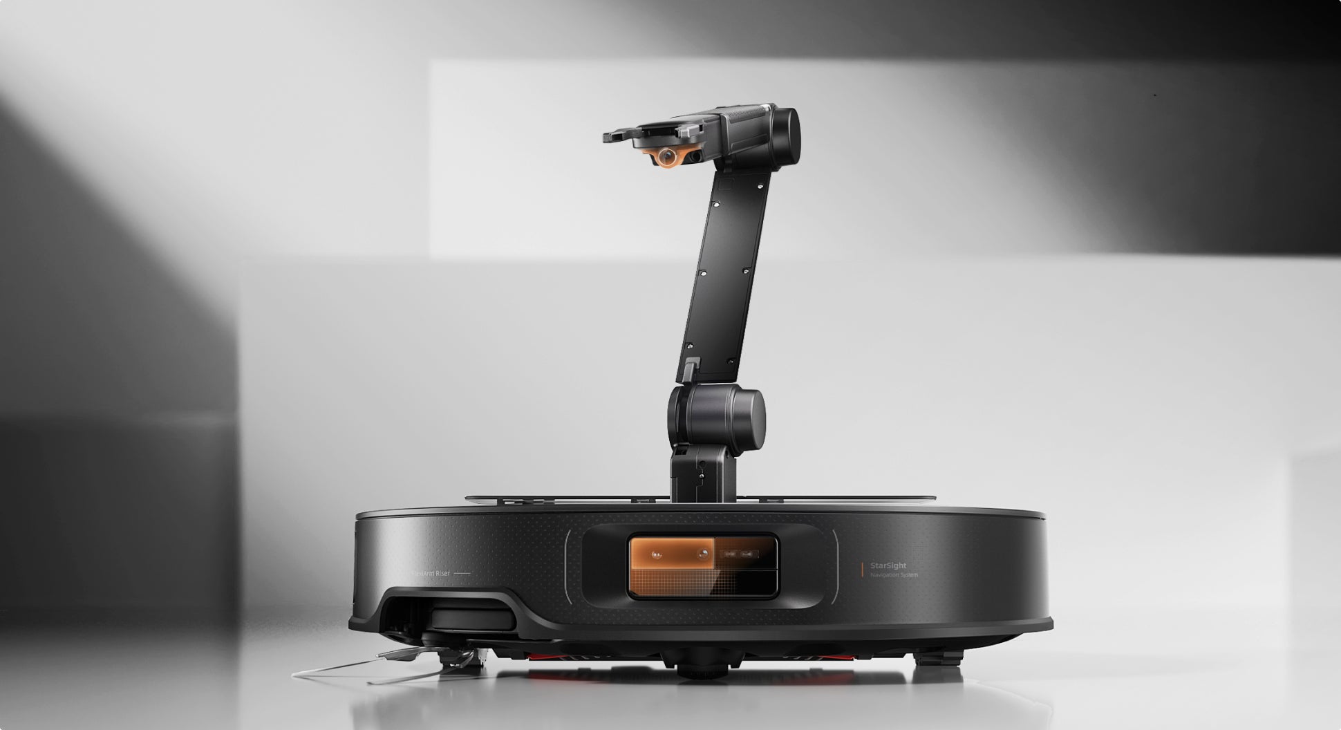 Den foldbare OmniGrip-robotarm udfoldet fra Roborock Saros Z70
