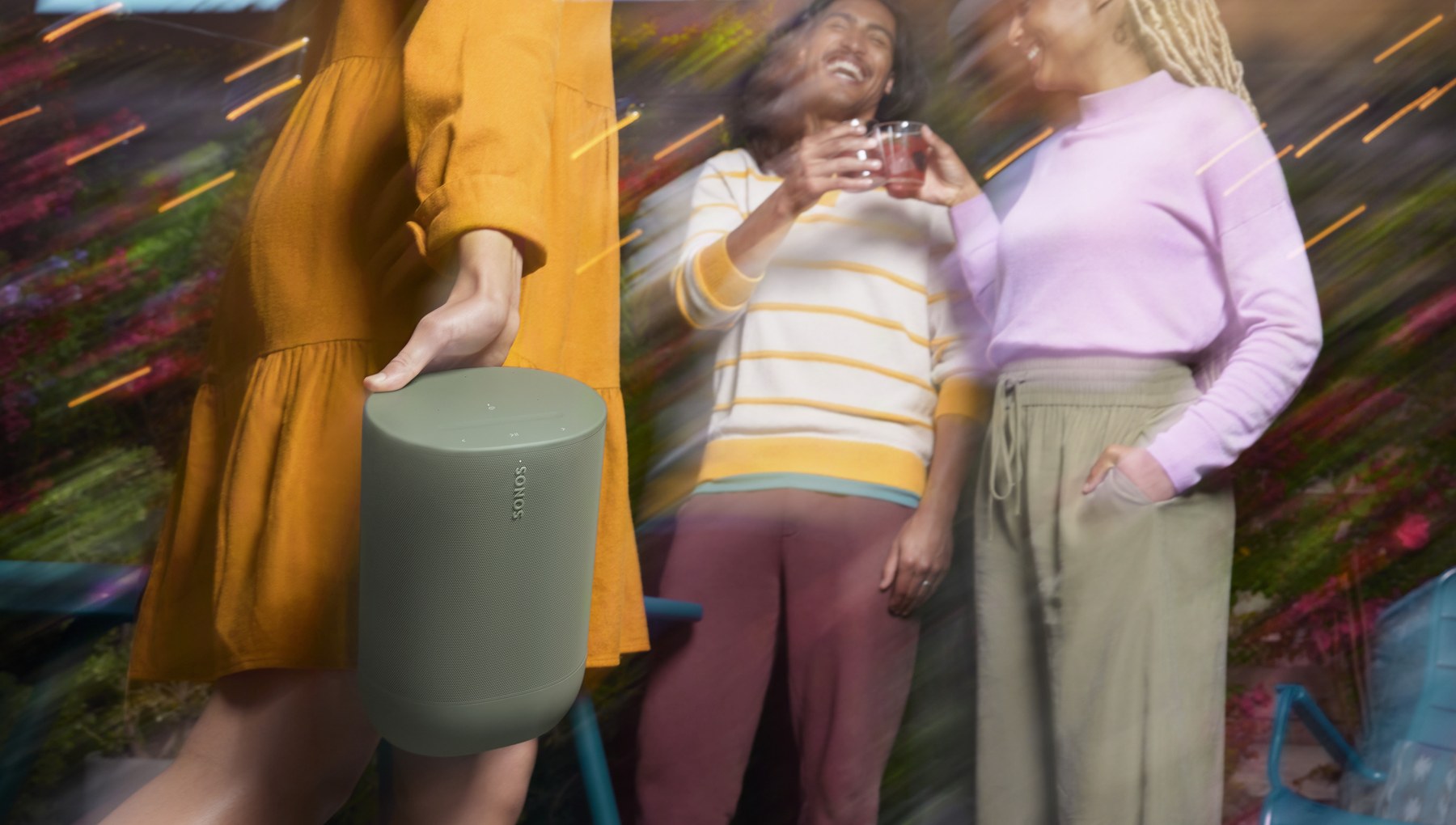 Sonos Move 2 på vej ud på terrassen