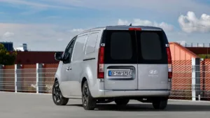 Hyundai STARIA Cargo Electric fotograferet bagfra