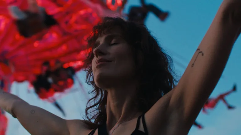 Se traileren: Maria Gerhardts roman ”Transfervindue” filmatiseres med Amanda Collin i hovedrollen