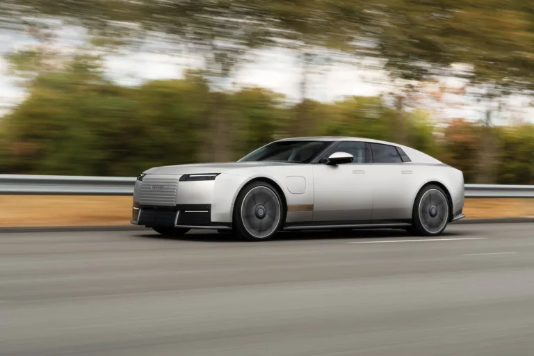 JAGUAR TYPE 01 VARSLER EN NY ÆRA MED VERDENSPREMIEREN I NEW YORK