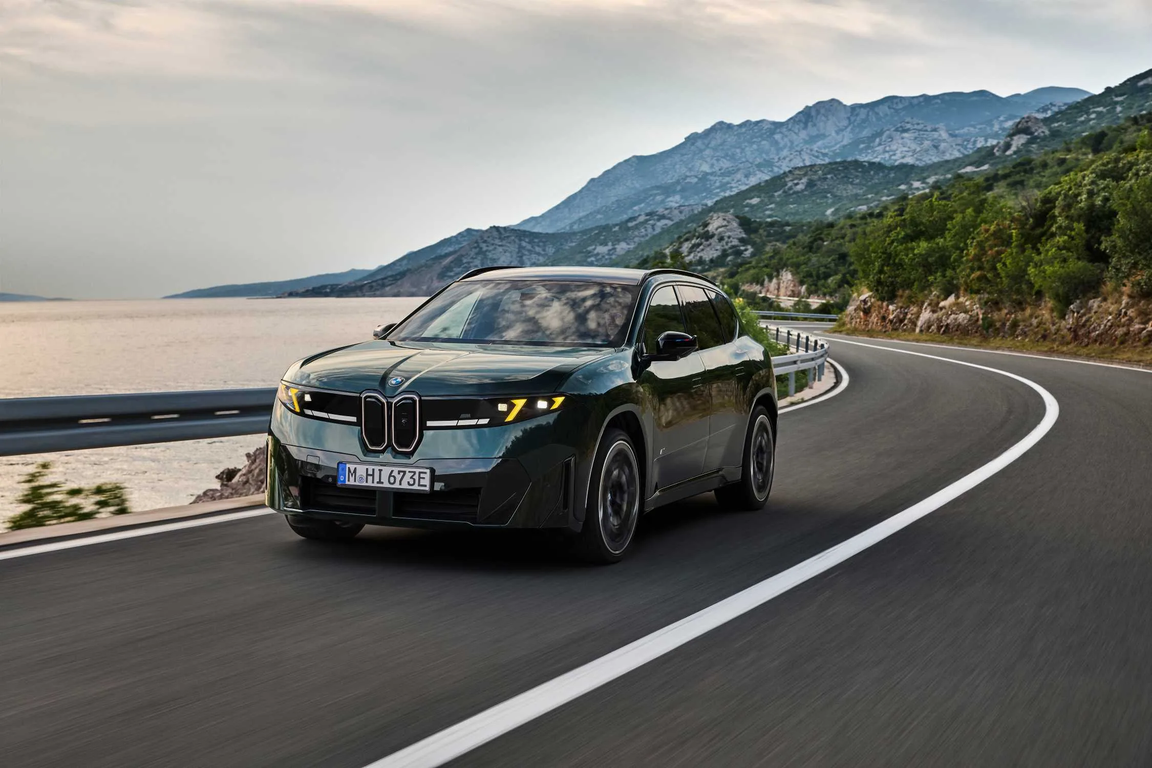 BMW lancerer iX3 M60 xDrive: 612 hk, op til 754 km rækkevidde og bestilling fra januar 2027