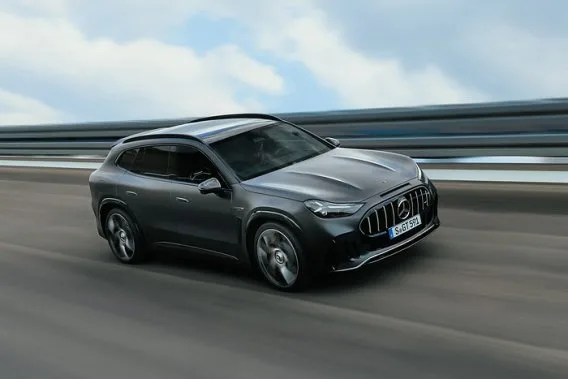Mercedes-AMG GT SUV på vejen