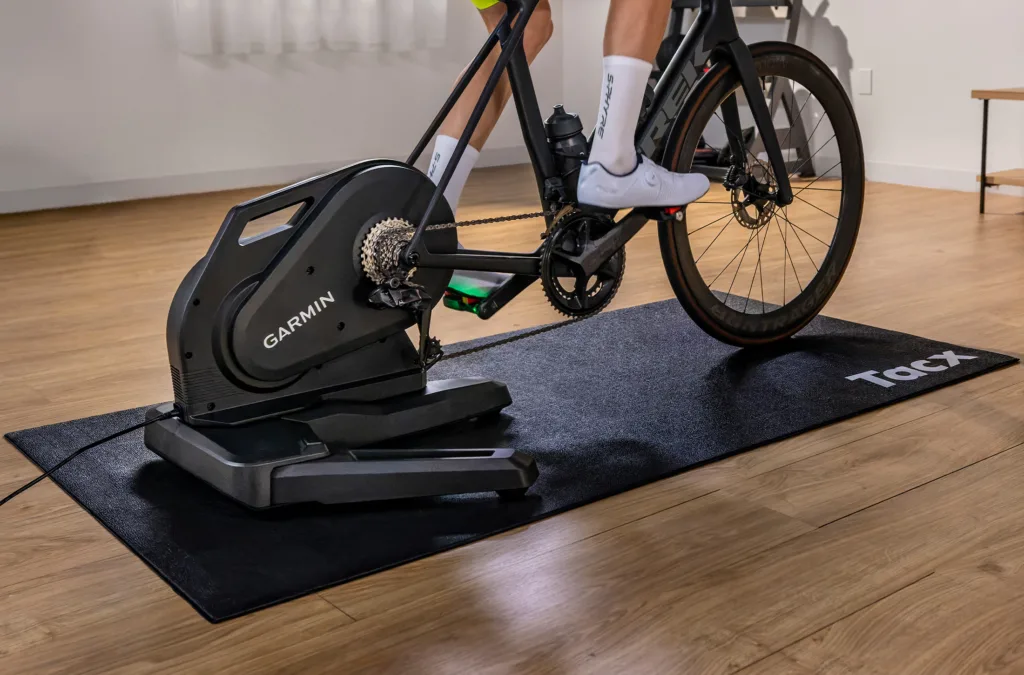 Garmin Tacx Nēra bevæger sig med dig under indendørstræningen