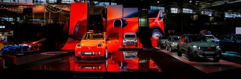 Citroëns stand i Paris med de nye 2 CV-koncepter og øvrige modeller