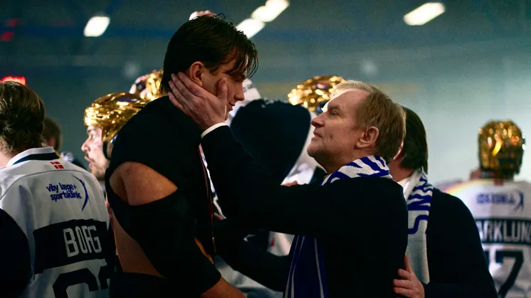 Se traileren til Momentum med Ulrich Thomsen og David Skytt