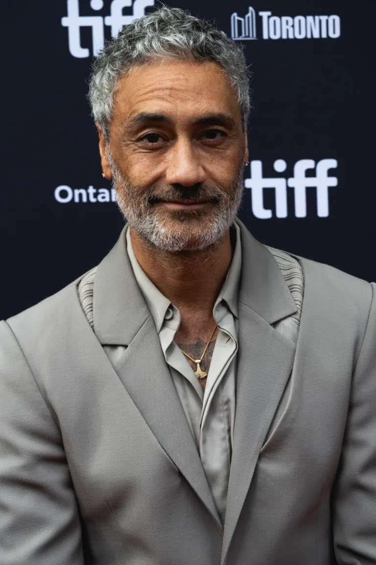 Taika Waititi fotograferet ved Toronto International Film Festival i 2023